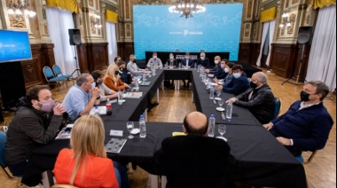 Kicillof se reunió con intendentes e intendentas de la tercera sección electoral