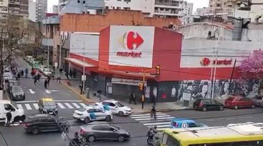 Dos facciones de la barra de Independiente se enfrentaron a los tiros en plena Avenida Mitre