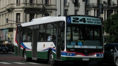 Policías le salvaron la vida a una bebé que se ahogaba en un colectivo que circulaba por Sarandí
