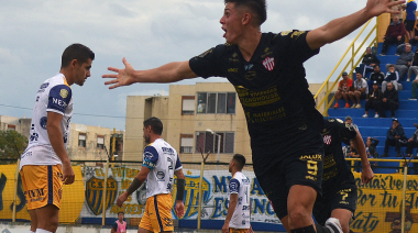 Dock Sud sufrió una dura derrota frente a Talleres de Remedios de Escalada