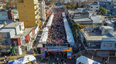 Mayra Mendoza junto a más de 50 mil vecinos disfrutaron de los festejos por el 356° aniversario de Quilmes