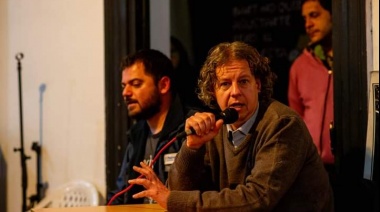 Christian Castillo participó de la primera asamblea abierta del PTS en Avellaneda 