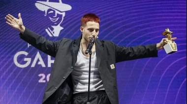 Wos arrasó con los Premios Gardel 2022 y se llevó el de Oro