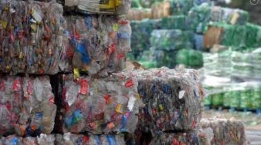 La importancia de separar el plástico de la basura 
