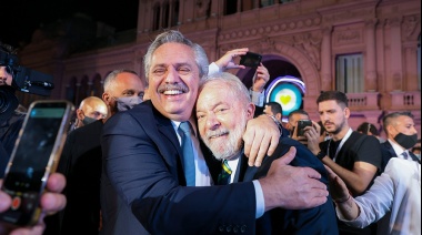 Tras el triunfo de Lula, el Presidente viaja a Brasil para felicitarlo por su triunfo