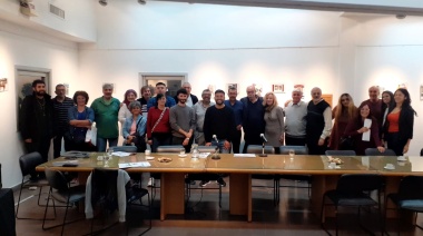 Comenzó el ciclo de charlas “40 años de Democracia” en la Biblioteca Azucena Villaflor