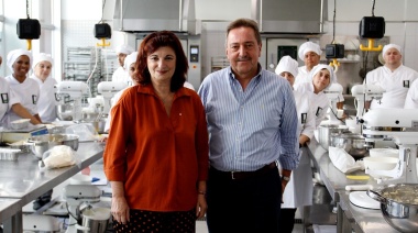 Gremio de Pasteleros propone conveniar por "mayor actividad desarrollada" a los repartidores de apps