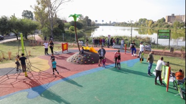 Ferraresi inauguró dos plazas y un centro de monitoreo en Sarandí