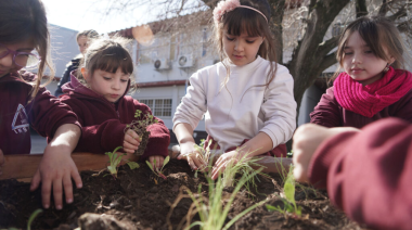 ACUMAR e INTA instalaron huertas en escuelas de la Cuenca