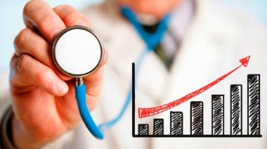 El Gobierno suspende por 90 días los fuertes aumentos en las prepagas