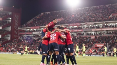 Independiente goleó a Barracas Central y quedó puntero