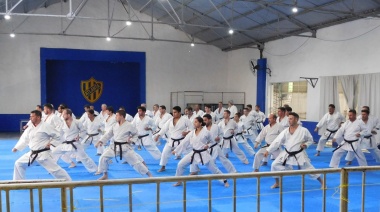 Integrantes de Karate del Club Instituto Atlético Cultural participaron de una capacitación