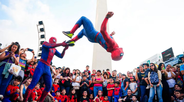 Cientos de "Spidermans" coparon el Obelisco y rompieron un récord mundial