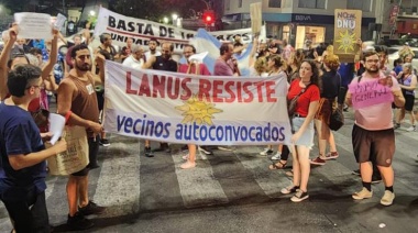 Cacerolazo y asamblea de vecinos autoconvocados en Lanús contra el DNU y la ley ómnibus