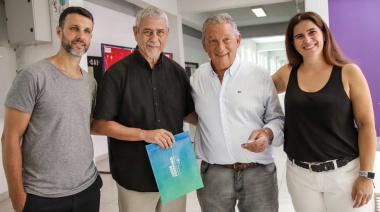 Ferraresi entregó subsidios a establecimientos educativos