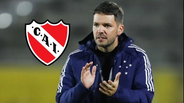 Nicolás Larcamón rechazó ser el técnico de Independiente