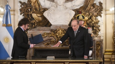 Javier Milei le tomó juramento a Guillermo Francos como jefe de Gabinete