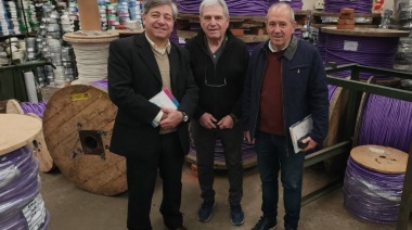 La UNDAV realizó una recorrida por la firma DERLUZ SRL