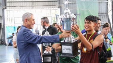 Ferraresi encabezó la entrega de premios del Torneo Intercolegiales de Avellaneda