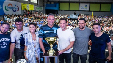 Emmanuel Santalla acompañó al presidente de FADI en la entrega anual de premios junto a Julián Álvarez y Mayra Mendoza