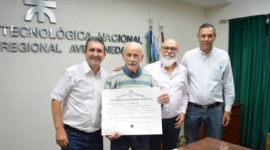 Estudiante de 82 años recibió su título de Ingeniería Mecánica en la UTN Avellaneda