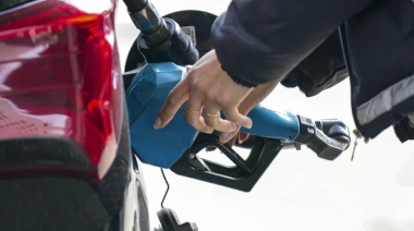 El Gobierno oficializó la medida que permite el autoservicio de combustibles