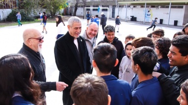 Ferraresi inauguró obras en tres escuelas de Avellaneda