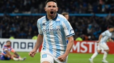 Racing venció a Fortaleza con un golazo de Maravilla Martínez