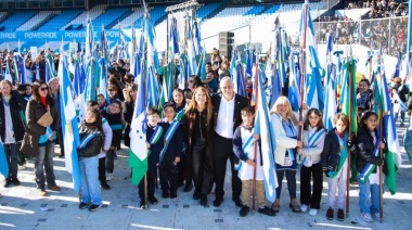 Más de 4 mil estudiantes prometieron lealtad a la Bandera en Avellaneda