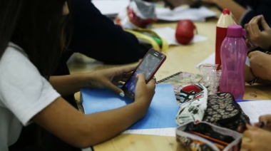 Buenos Aires se convierte en la tercera provincia en prohibir el uso de pantallas en escuelas primarias