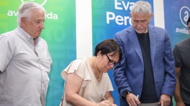 Avanza la regularización dominial en Avellaneda con una nueva entrega de escrituras
