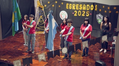 Hernán Doval participó de la colación de los primeros egresados del Secundario del STMA