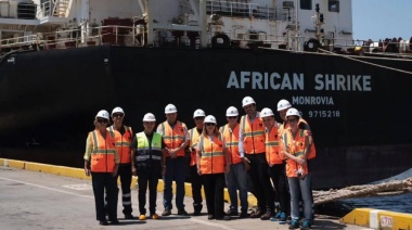 Mónica Litza encabezó su primera recorrida oficial por el muelle público del Puerto de Dock Sud