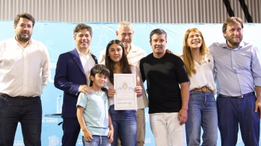 Jorge Ferraresi y Axel Kicillof entregaron escrituras en Avellaneda