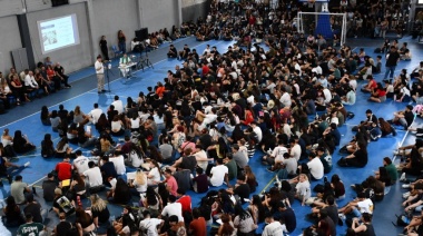 El Ing. Calzoni brindó una clase a ingresantes en el marco del Seminario de Ciudadanía Universitaria