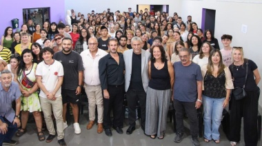 Ferraresi acompañó el inicio de clases en el Instituto Municipal de Artes Plásticas