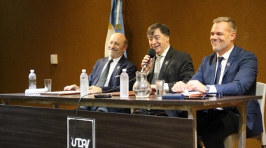 Jorge Calzoni fue reelecto por unanimidad como rector de la UNDAV