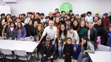 El intendente Ferraresi y el ministro Larroque inauguraron dos nuevos edificios del Programa Envión