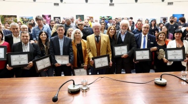 Barrueco y Ferraresi inauguraron el hall "Presidentes de la democracia"