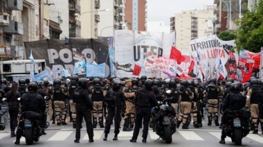 Movimientos sociales marcharon en Avellaneda y apuntaron contra Milei