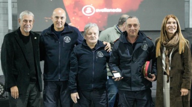 Avellaneda homenajeó a los bomberos voluntarios por su compromiso con la comunidad