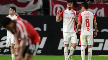 Independiente aprovechó los errores de Estudiantes y ganó 2-0 en La Plata