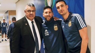 Claudio Tapia respaldó a Scaloni y habló del futuro de Messi en la Selección Argentina