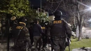Robaron un flete con una carga valuada en $60 millones en Avellaneda y quedaron detenidos