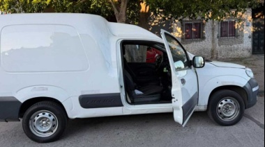 Cuatro menores fueron detenidos tras intentar abrir una camioneta en Villa Domínico