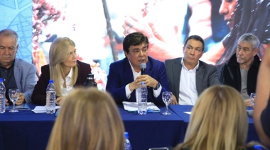 Fernando Espinoza renovó su mandato como presidente de la Federación Argentina de Municipios