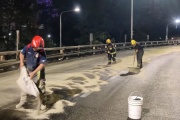 Bomberos de Avellaneda controlaron un derrame de combustible en el Puente Pueyrredón