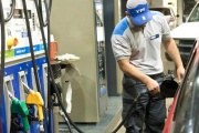 YPF aumentará 1% los combustibles y mantendrá el congelamiento por 45 días