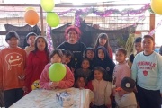 De fiestas infantiles a la red solidaria: La mujer que transforma la ayuda social