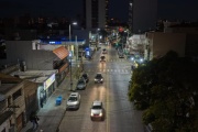 Lanús Gobierno sigue con las tareas de repotenciación de luminarias en diversas avenidas del distrito